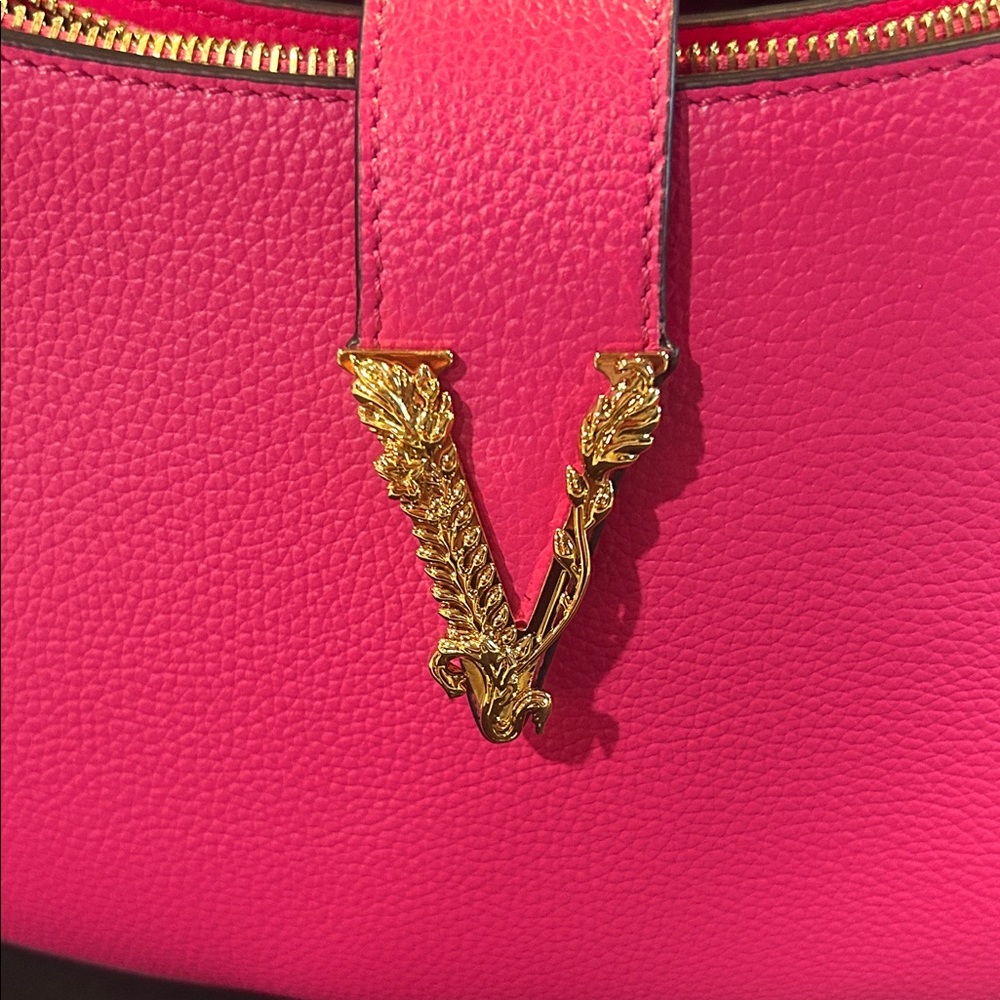Versace Virtus Hot Pink Leather V-Emblem Shoulder Bag NWT with dust bag - Picture 3 of 10